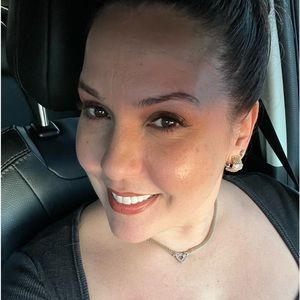 Meet your Posher, Ana maria